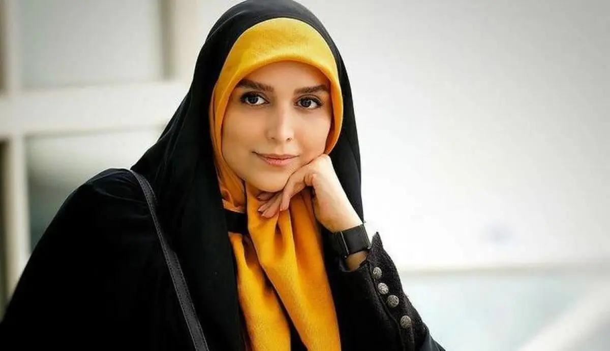 استایل آبی و خاص «مژده لواسانی» در بزرگداشت علی نصیریان/ عکس
