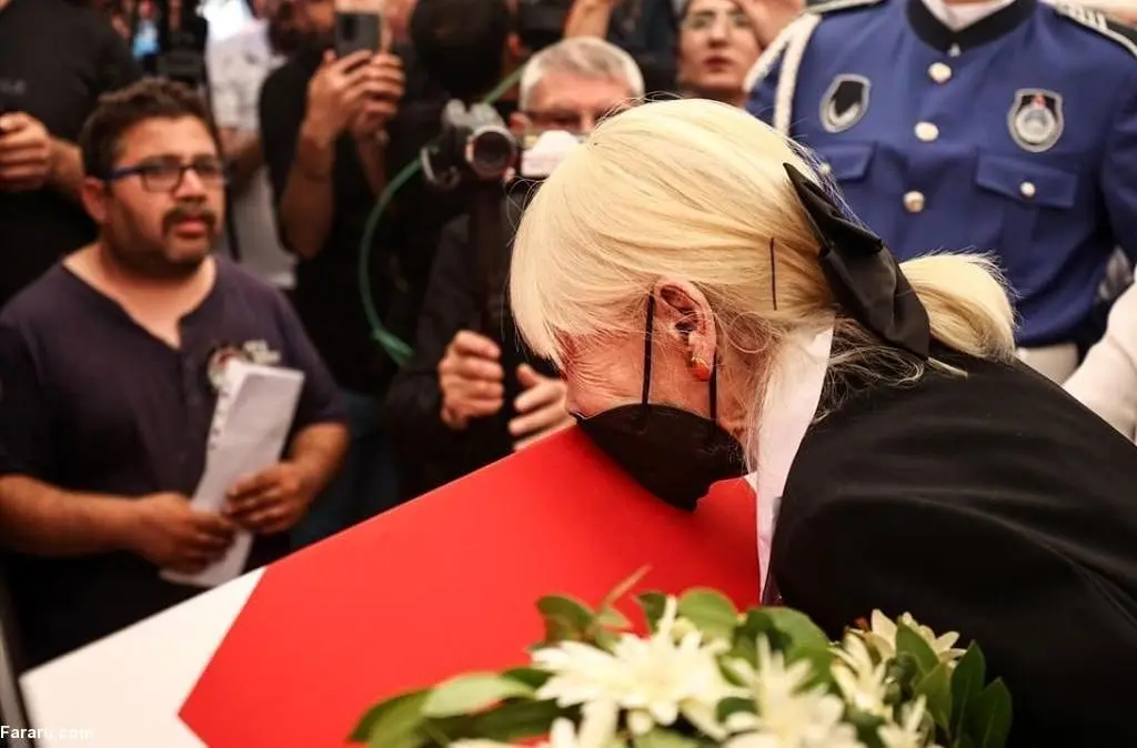 (تصاویر) تشییع باشکوه پیکر جونید آرکین