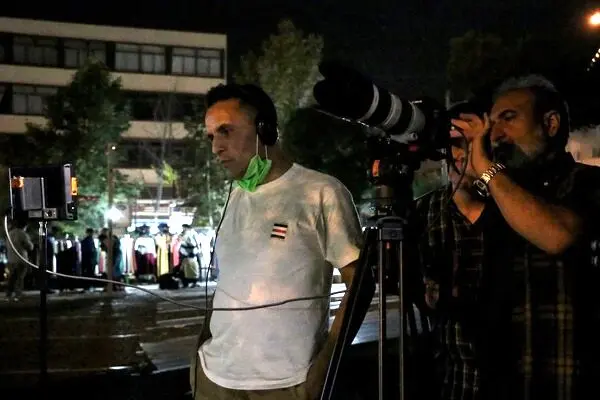 نگاهی تاریخی به ترانه «غوغای ستارگان» در یک مستند