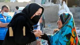  آنجلینا جولی در بین مردم یمن + فیلم