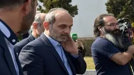 قدم‌های بلند جبلی به سمت منتقدان و آنتن تلویزیون در غیاب بِرندها
