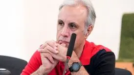 برای تئاتر کودک باید کلیه هایمان را بفروشیم / چرا دبیر جشنواره باید کاسه گدایی دست بگیرد؟
