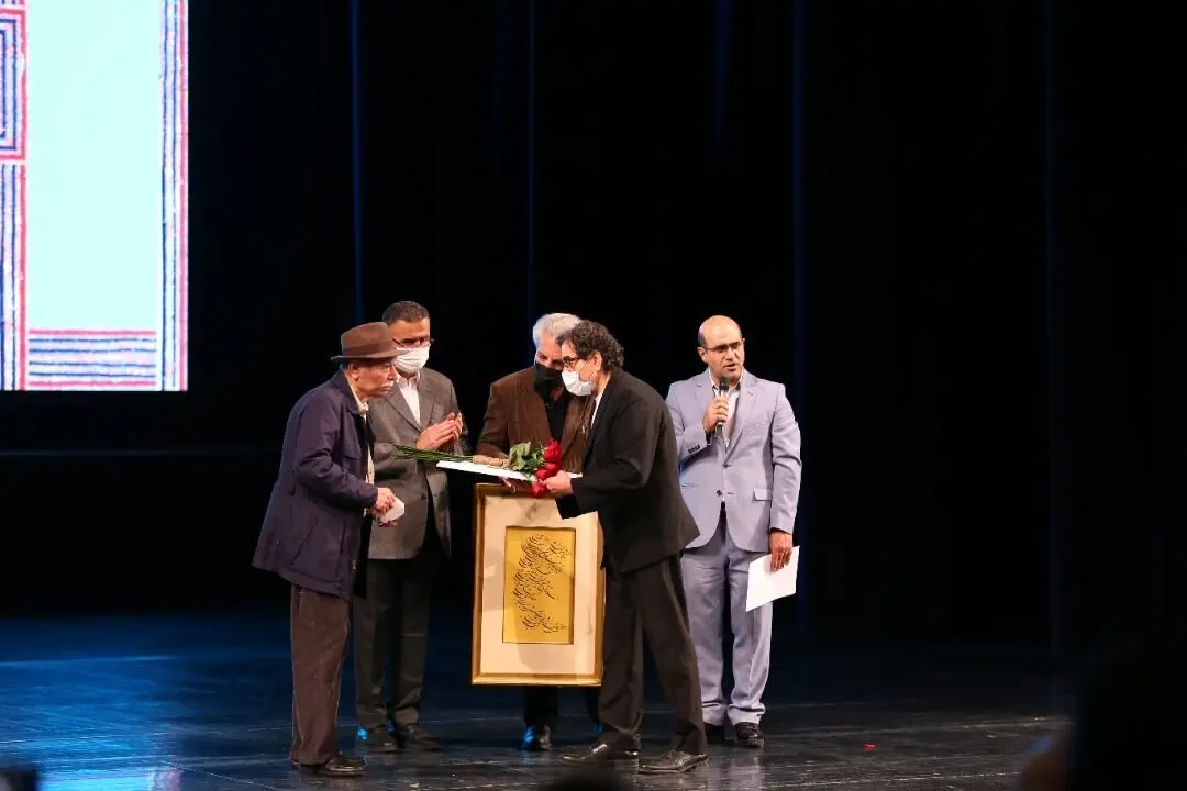 نشان عالی یونسکو به برگزیدگان جایزه نظامی اهدا شد/ نصیریان: مفتخرم به شهرام ناظری نشان نظامی می‌دهم