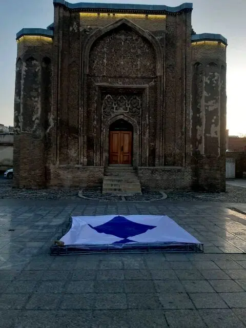 نصب نشان «سپر آبی» در محوطه موزه‌ها و اماکن تاریخی همدان
