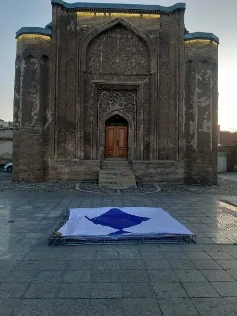 نصب نشان «سپر آبی» در محوطه موزه‌ها و اماکن تاریخی همدان
