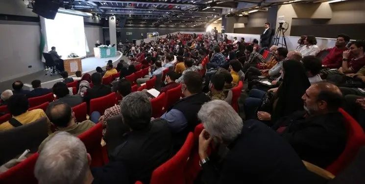 رضا کیانیان در جشنواره فیلم کوتاه تهران: وقتی می‌خواهید فیلم کوتاه بسازید از بازیگر و تصویربردار اسم و رسم‌دار استفاده نکنید