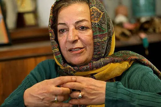 عروسکِ مرضیه برومند که به علت کنایه به «بسازبفروش»‌ها مشمول سانسور شد