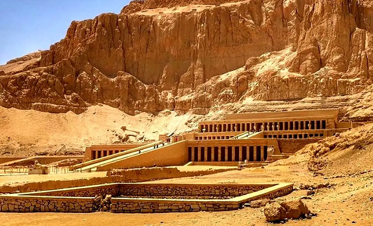 13 گنجینۀ معروف مقبره‌های مصر باستان؛ از زبان طلایی تا خدمتگزار عروسکی
