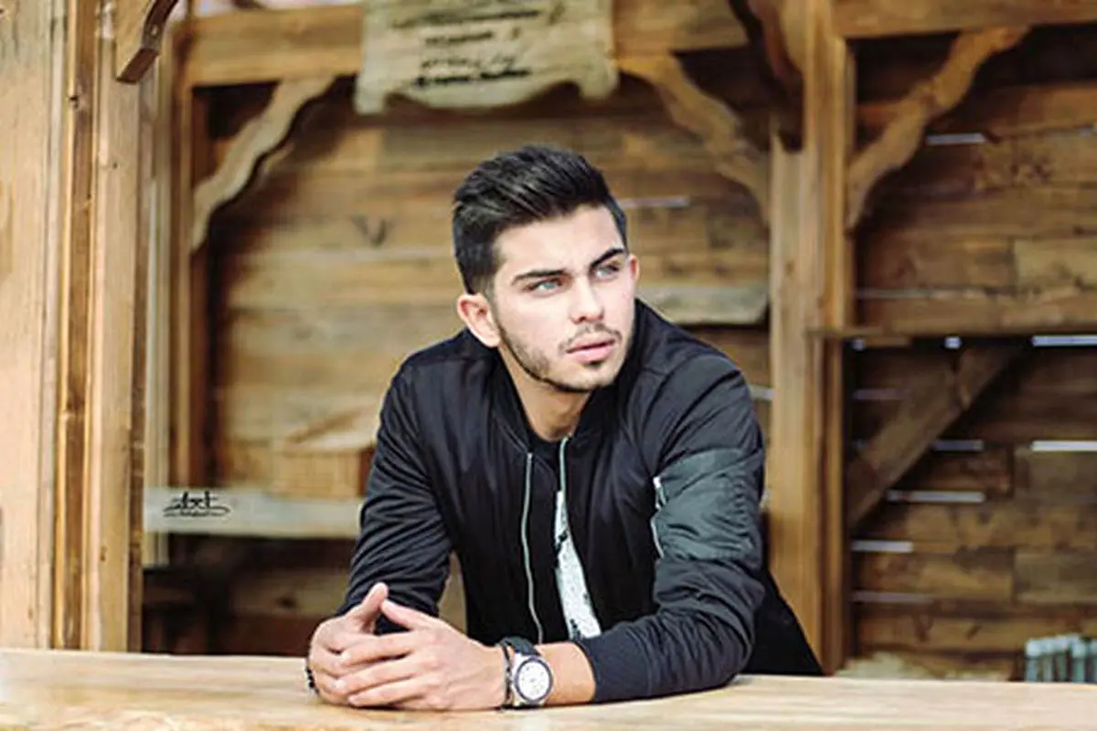 گوشواره انداختن بازیگر مرد ایرانی جنجالی شد