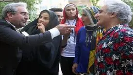 مهدی هاشمی و مهران احمدی با بازیگرِ زنِ خارجی، روی پوستر فیلم «کوسه»/ عکس