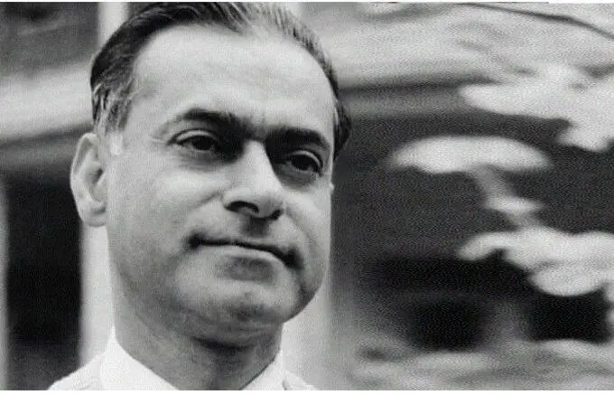 فرهنگ معین ۵۱ ساله شد | نخستین دکترای زبان فارسی کشور را چه کسی گرفت؟