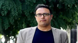 دختری‌ که هله‌هوله‌های جدید اختراع می‌کند
