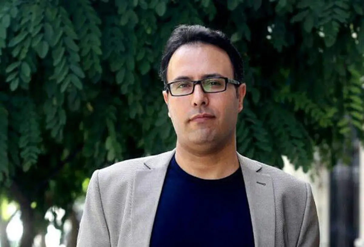 دختری‌ که هله‌هوله‌های جدید اختراع می‌کند
