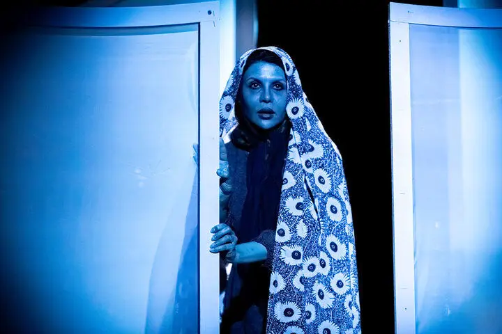 یک قاتل زنجیره‌ای در تئاترشهر اجرا دارد