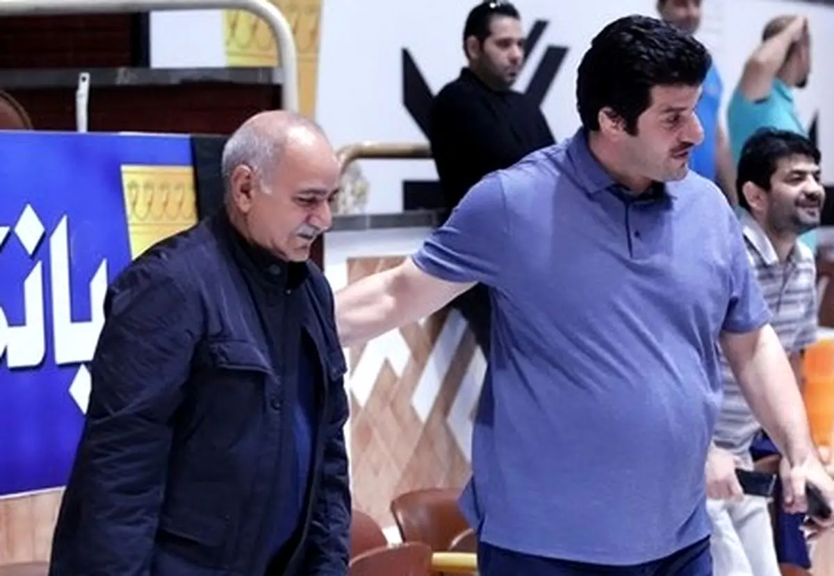 پرویز پرستویی هم همراه با خادم بوده
