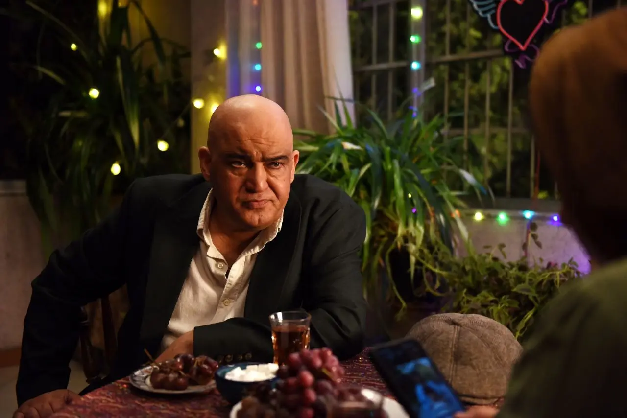 صحنه‌ای از بازی نادر سلیمانی در «شوهرِ ستاره»/ویدیو
