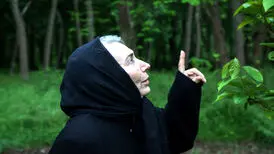 علت چادر سر کردن پروانه‌ معصومی در دیدار با رهبر انقلاب
