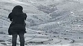 پری ۴۵ سال داشت، ازدواج نکرده بود و در بایگانی شرکت برادرم کار می‌کرد