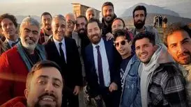 عکسی از گریم بهرام رادان و بیژن بنفشه‌خواه در فیلم سروش صحت
