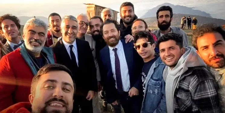 عکسی از گریم بهرام رادان و بیژن بنفشه‌خواه در فیلم سروش صحت
