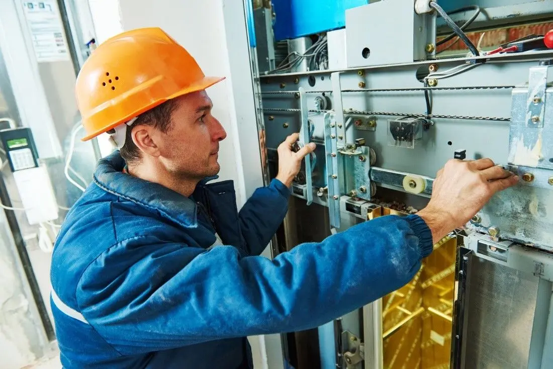 سرویس آسانسور شامل چه اقداماتی است