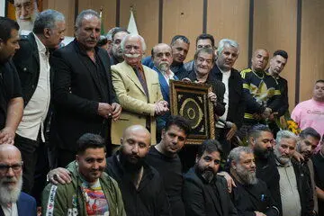 روایت دگرگونی «لات» معروف تهران که زندگی بیش از ۴۰۰ محکوم به اعدام را نجات داد/ عکس‌ها

