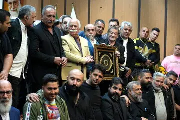 روایت دگرگونی «لات» معروف تهران که زندگی بیش از ۴۰۰ محکوم به اعدام را نجات داد/ عکس‌ها

