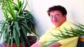 تولد ۶۹ سالگی علیرضا خمسه کنار ایرج طهماسب و یاسین رامین/ عکس
