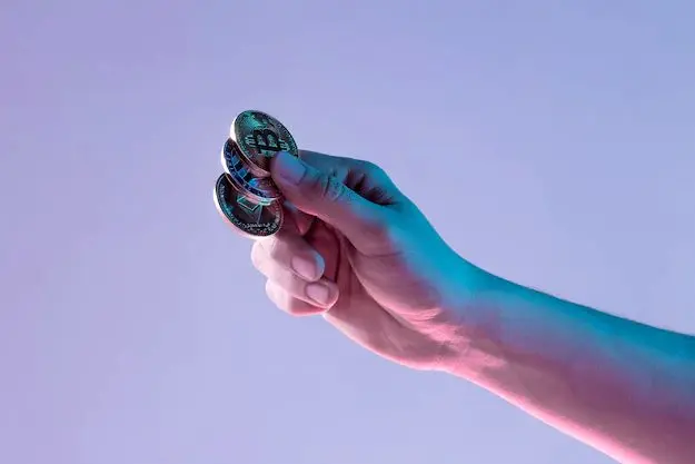 با سقوط بیت کوین آیا وقت خرید برای هولدرها رسیده است؟
