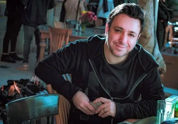 آهنگ «چشمای مشکیت» از امین رستمی