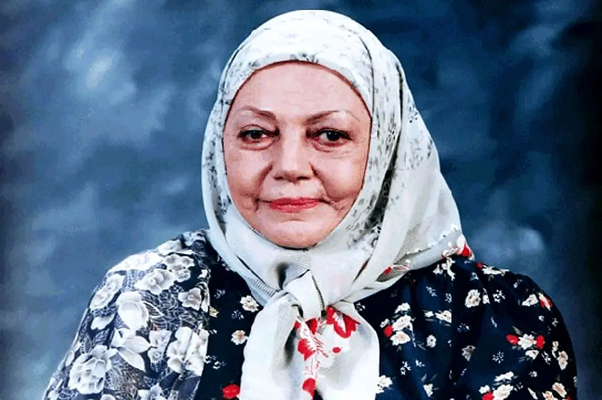 «حمیده خیرآبادی» در نمایی از فیلم علی و غول جنگل؛ سال 69
