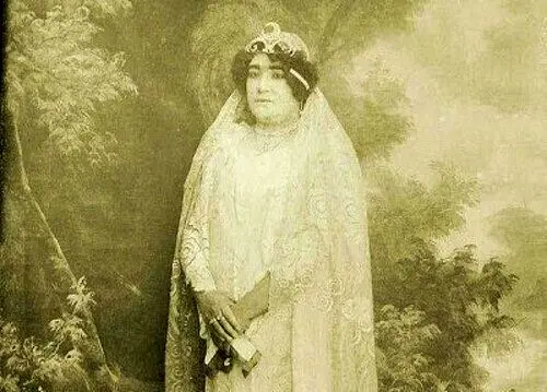 منحصربه‌فردترین لباس‌های عروس زنان قاجاری