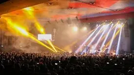 اتفاق عجیب در کنسرت خواننده معروف + فیلم