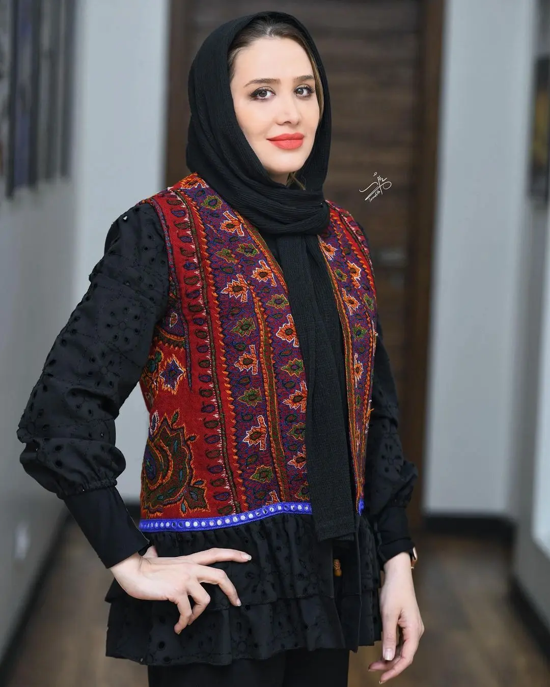 خاله سارا بعد از سال‌ها با یک استایل خاص ظاهر شد
