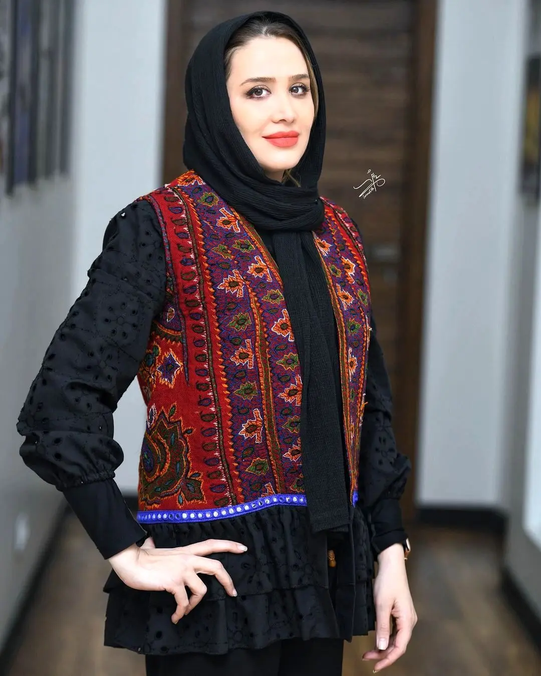 خاله سارا بعد از سال‌ها با یک استایل خاص ظاهر شد
