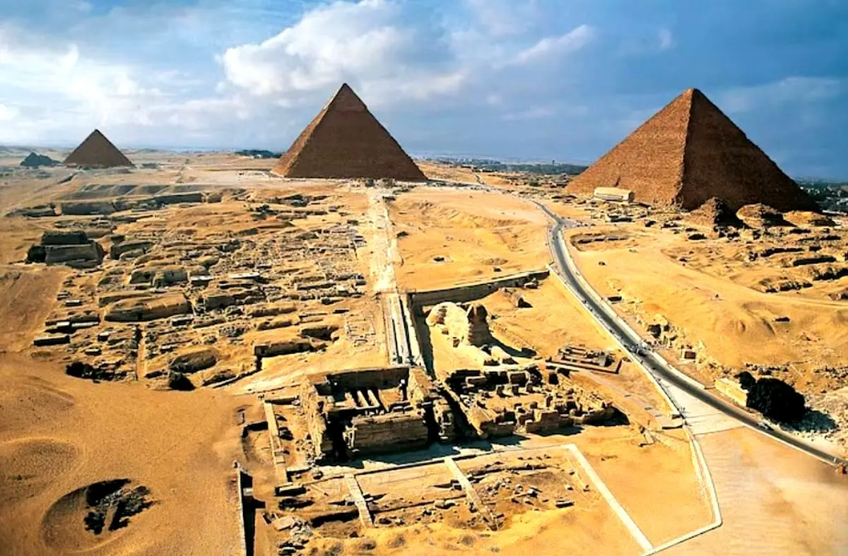 آیا اهرام ثلاثه مصر جابجا شده‌اند؟