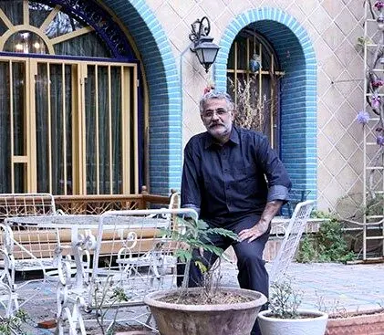 چرا همه از خانه اقبال واحدی عکس می‌گیرند؟
