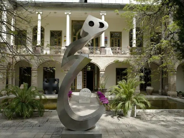 تفاهم تناولی و سپهری بر سر «هیچ»!