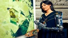 (ویدئو) نقاشی ملکه الیزابت دوم توسط یک ربات انسان نما