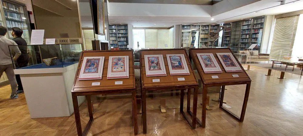 نمایش کتاب دعا متعلق به قرن ۱۶ میلادی در موزه کتابخانه اختصاصی نیاوران