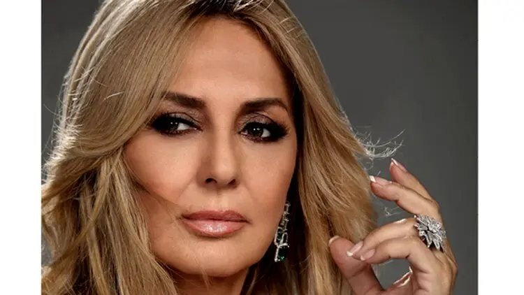 گوگوش عطری با رایحه «زن زندگی آزادی» برای فروش گذاشت!+عکس