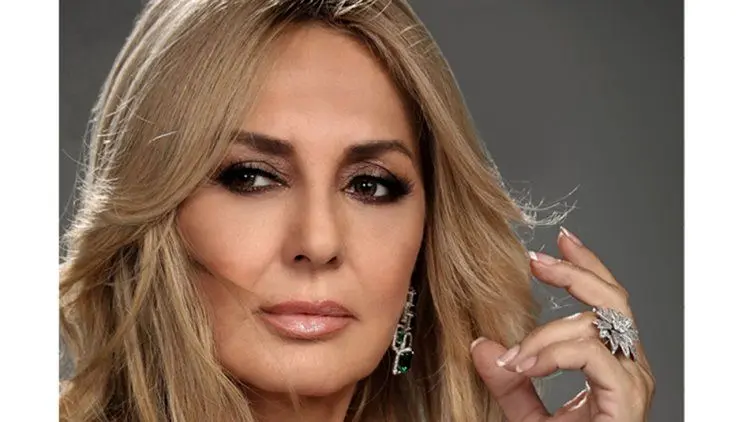 گوگوش عطری با رایحه «زن زندگی آزادی» برای فروش گذاشت!+عکس