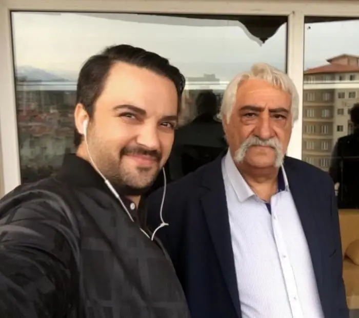 قاب هایی جالب از تیپ و چهره «محمد» سریال ستایش در کنار همسرش
