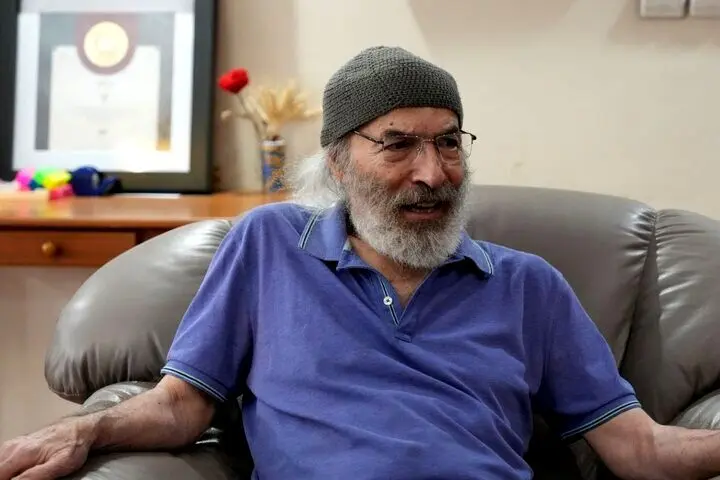 کیانوش عیاری فیلمی با پس زمینه جنگ می سازد
