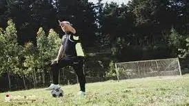 ببینید | ناگفته های ترانه علیدوستی از زندگی فوتبالی پدرش