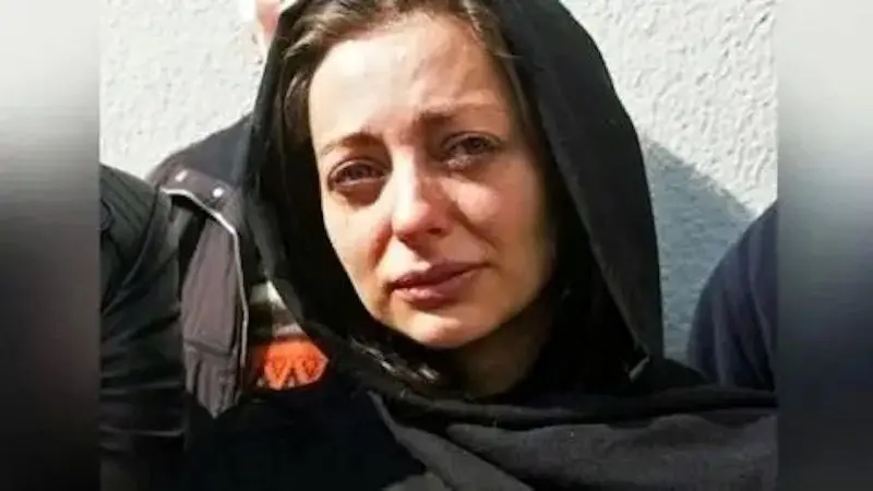 طغیان نفیسه روشن علیه خانواده: با افتخار یتیمم!