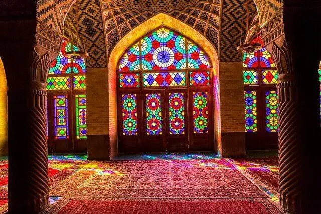 گره‌چینی؛ پیوندی از صبر، هندسه و معنا