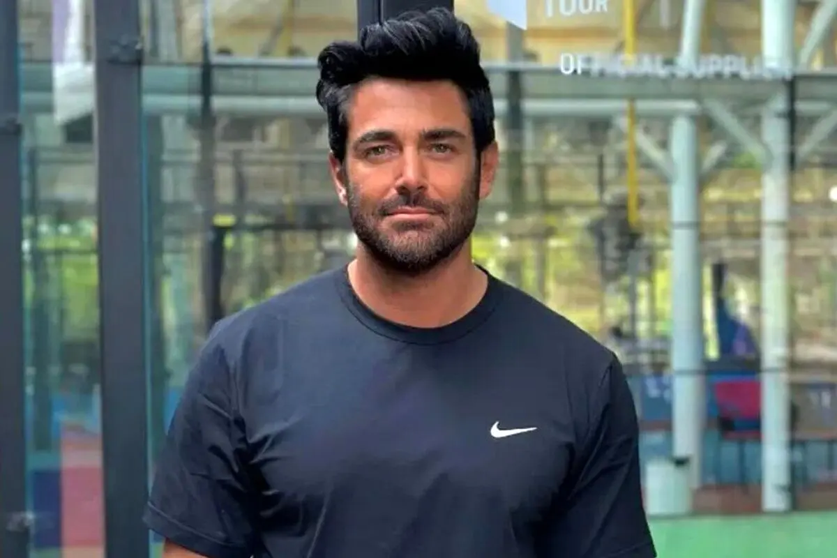 رونمایی محمدرضا گلزار از ساعت یک میلیارد تومانی‌اش