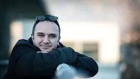 سلفی مجری مهاجرت کرده صدا و سیما با کپشن شاعرانه
