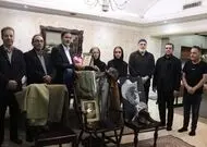 یادگاری‌های اکبر عبدی به موزه شهرداری اردبیل اهدا شد